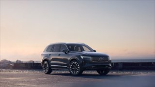 VOLVO XC90 T8 Plug-in hybrid AWD automatico 7 posti Ultra Bright 10