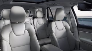 VOLVO XC90 T8 Plug-in hybrid AWD automatico 7 posti Ultra Bright 22