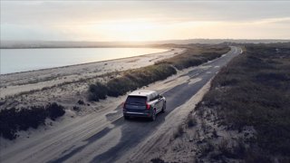 VOLVO XC90 T8 Plug-in hybrid AWD automatico 7 posti Ultra Bright 9
