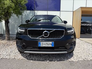 VOLVO XC40 B4 AWD Geartronic Momentum Pro 1