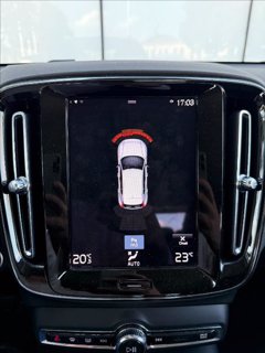 VOLVO XC40 T3 Geartronic Momentum 13