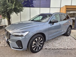 VOLVO XC60 B4 (d) AWD automatico Plus Dark