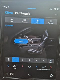 VOLVO XC60 B4 (d) AWD automatico Plus Dark 10