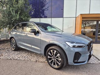 VOLVO XC60 B4 (d) AWD automatico Plus Dark 4