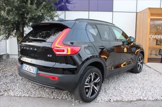 VOLVO XC40 B3 automatico Plus Dark 1
