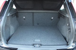 VOLVO XC40 T2 Momentum Core 11