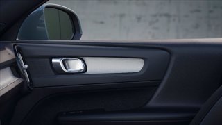 VOLVO XC40 B3 automatico Core 14