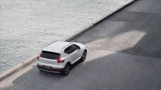 VOLVO XC40 B3 automatico Core 4