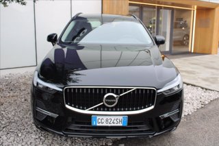 VOLVO XC60 B4 (d) AWD Geartronic Momentum Pro 2
