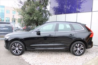 VOLVO XC60 B4 (d) AWD Geartronic Momentum Pro 4