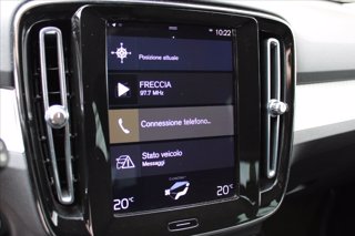 VOLVO XC40 T3 Geartronic Momentum Pro 14