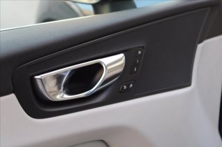 VOLVO XC60 B4 (d) AWD Geartronic Inscription 25