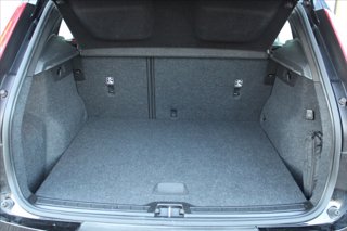 VOLVO XC40 T2 Geartronic Momentum Core 11