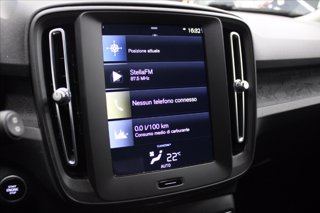 VOLVO XC40 T2 Geartronic Momentum Core 17