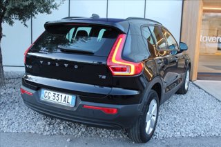 VOLVO XC40 T2 Geartronic Momentum Core 2