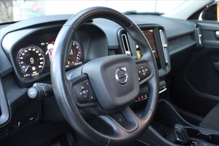 VOLVO XC40 T2 Geartronic Momentum Core 6