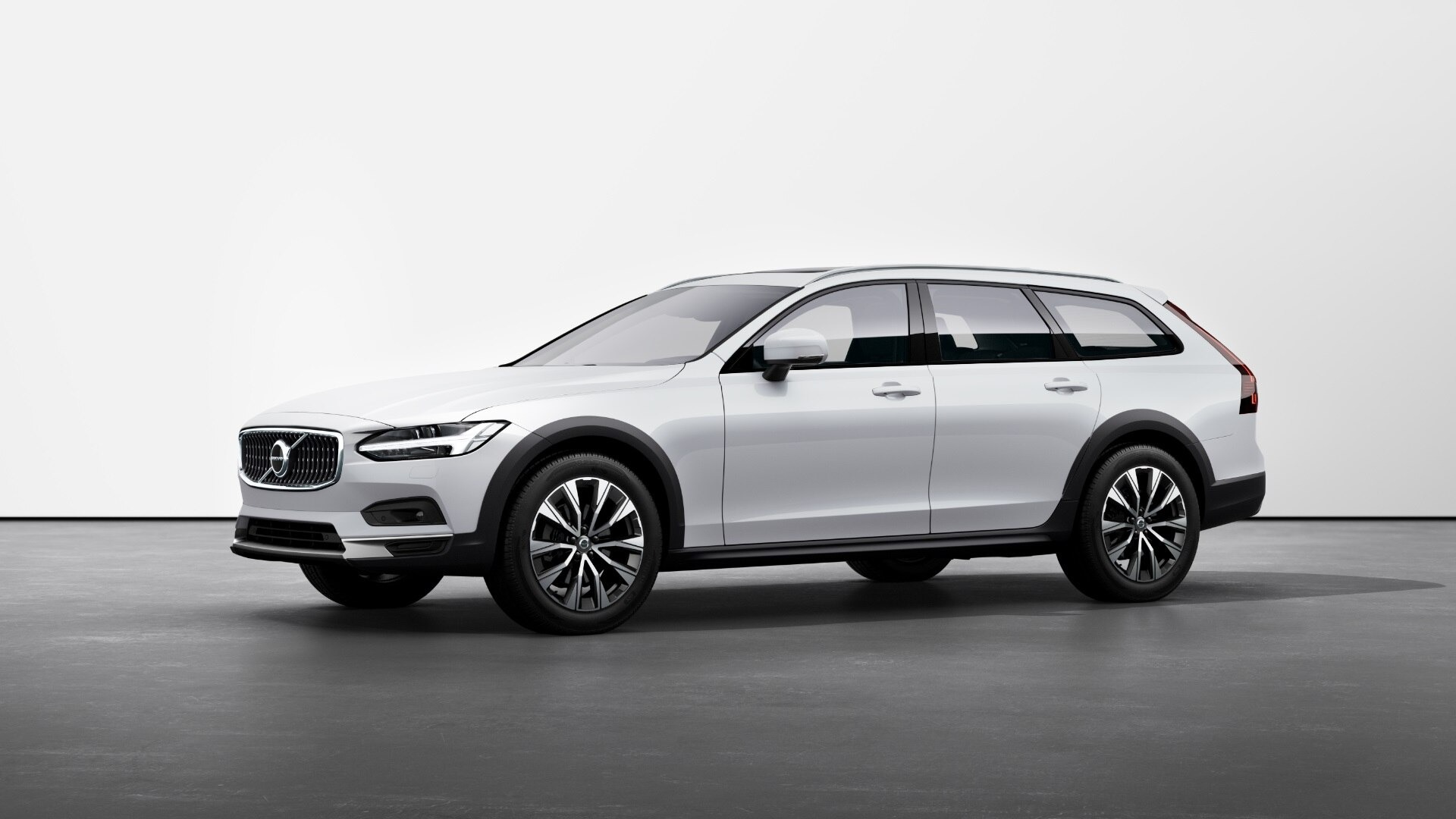 Volvo V90 Cross Country colore Crystal White Pearl